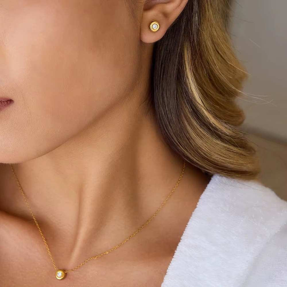 18K Gold Plated Stud Earrings and Necklace Set - Picture 3 of 7